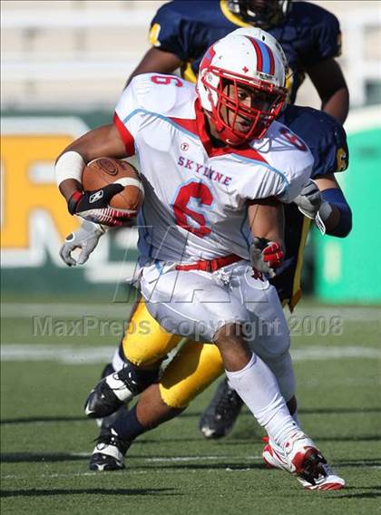 Thumbnail 3 in Skyline vs. Stony Point (Texas 5A D1 Region II Quarterfinal Playoff) photogallery.