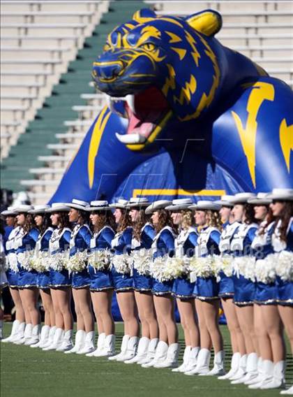 Thumbnail 1 in Skyline vs. Stony Point (Texas 5A D1 Region II Quarterfinal Playoff) photogallery.