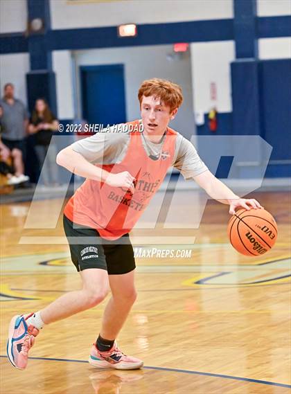Thumbnail 3 in Bradenton Christian vs Largo (The Hoop Vibe) photogallery.