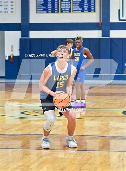 Thumbnail 3 in Bradenton Christian vs Largo (The Hoop Vibe) photogallery.
