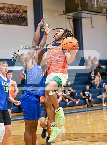 Thumbnail 2 in Bradenton Christian vs Largo (The Hoop Vibe) photogallery.