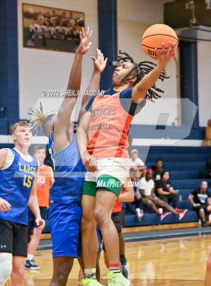 Thumbnail 3 in Bradenton Christian vs Largo (The Hoop Vibe) photogallery.
