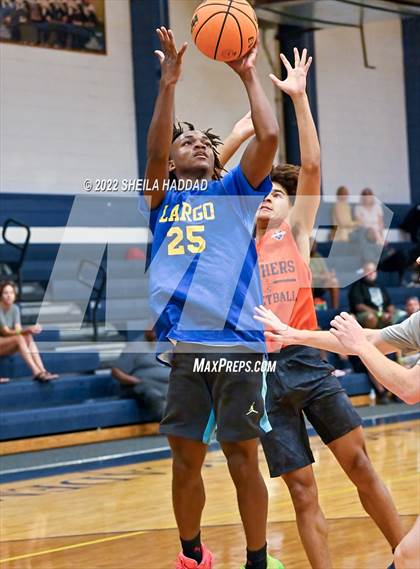 Thumbnail 2 in Bradenton Christian vs Largo (The Hoop Vibe) photogallery.