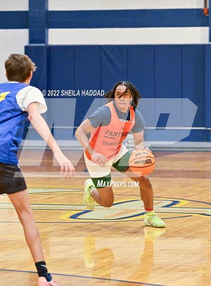 Thumbnail 1 in Bradenton Christian vs Largo (The Hoop Vibe) photogallery.
