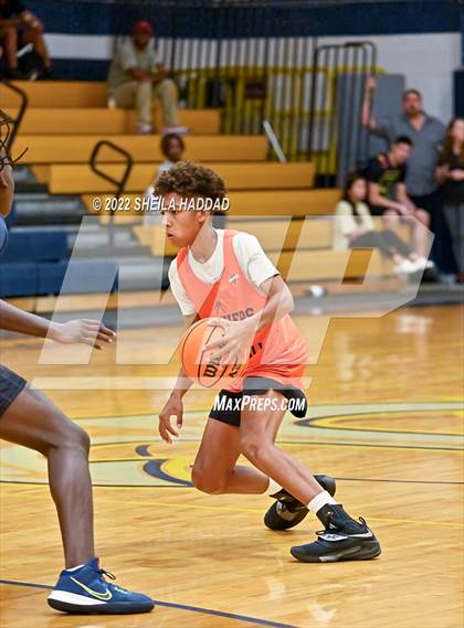 Thumbnail 3 in Bradenton Christian vs Largo (The Hoop Vibe) photogallery.