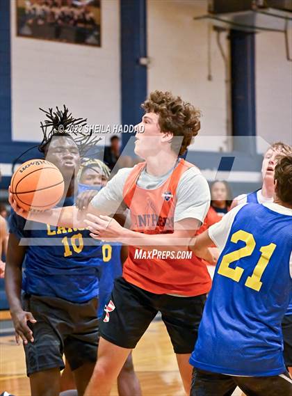 Thumbnail 3 in Bradenton Christian vs Largo (The Hoop Vibe) photogallery.