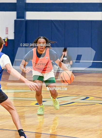 Thumbnail 2 in Bradenton Christian vs Largo (The Hoop Vibe) photogallery.