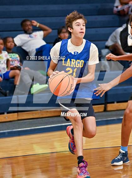Thumbnail 2 in Bradenton Christian vs Largo (The Hoop Vibe) photogallery.