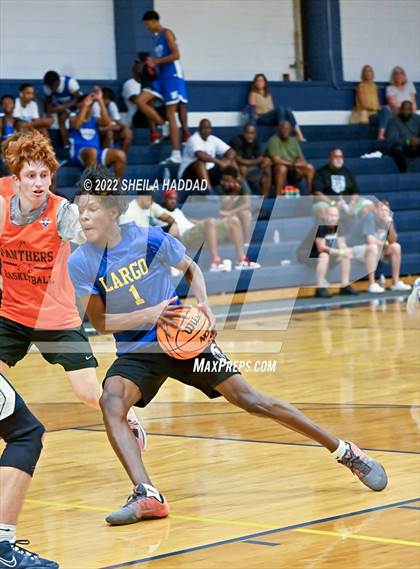Thumbnail 2 in Bradenton Christian vs Largo (The Hoop Vibe) photogallery.
