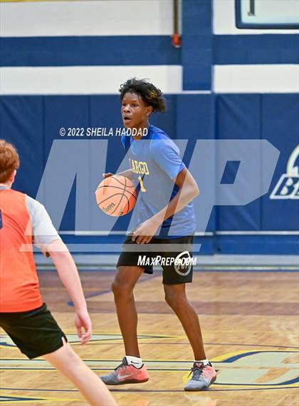 Thumbnail 3 in Bradenton Christian vs Largo (The Hoop Vibe) photogallery.