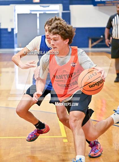 Thumbnail 2 in Bradenton Christian vs Largo (The Hoop Vibe) photogallery.