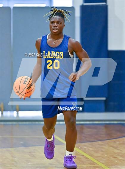Thumbnail 2 in Bradenton Christian vs Largo (The Hoop Vibe) photogallery.