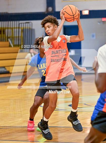 Thumbnail 3 in Bradenton Christian vs Largo (The Hoop Vibe) photogallery.