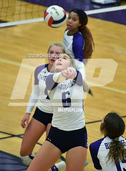 Thumbnail 2 in Fayetteville vs. Rogers photogallery.