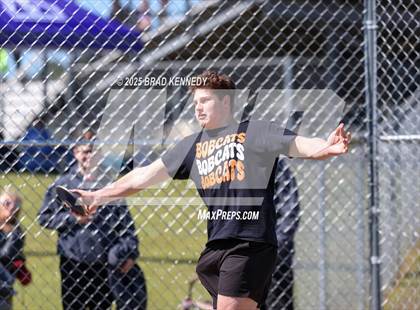 Thumbnail 1 in Mt. Enterprise Track Meet (Field Events) photogallery.