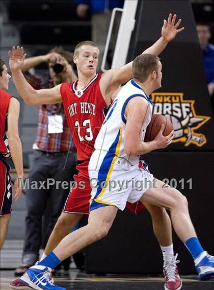 Thumbnail 2 in St. Henry vs. Newport Central Catholic (KHSAA Ninth Region Quarterfinals) photogallery.