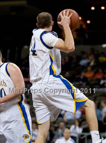 Thumbnail 3 in St. Henry vs. Newport Central Catholic (KHSAA Ninth Region Quarterfinals) photogallery.