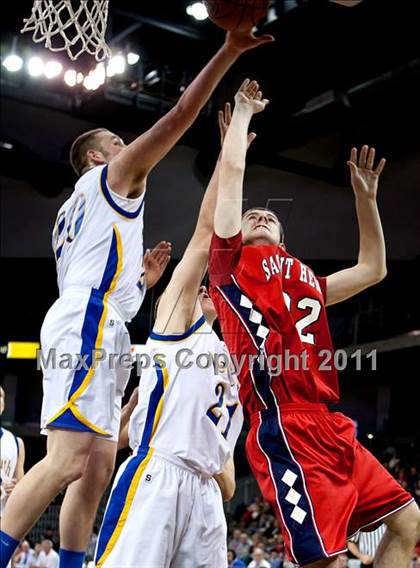 Thumbnail 3 in St. Henry vs. Newport Central Catholic (KHSAA Ninth Region Quarterfinals) photogallery.