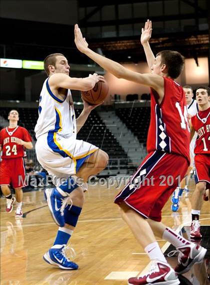 Thumbnail 1 in St. Henry vs. Newport Central Catholic (KHSAA Ninth Region Quarterfinals) photogallery.