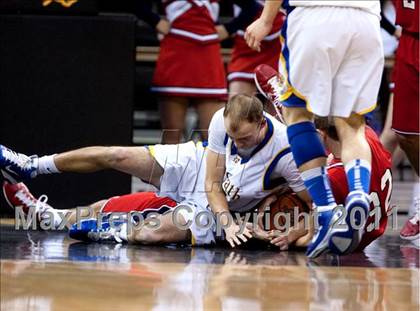 Thumbnail 1 in St. Henry vs. Newport Central Catholic (KHSAA Ninth Region Quarterfinals) photogallery.