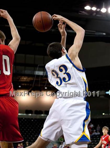 Thumbnail 3 in St. Henry vs. Newport Central Catholic (KHSAA Ninth Region Quarterfinals) photogallery.