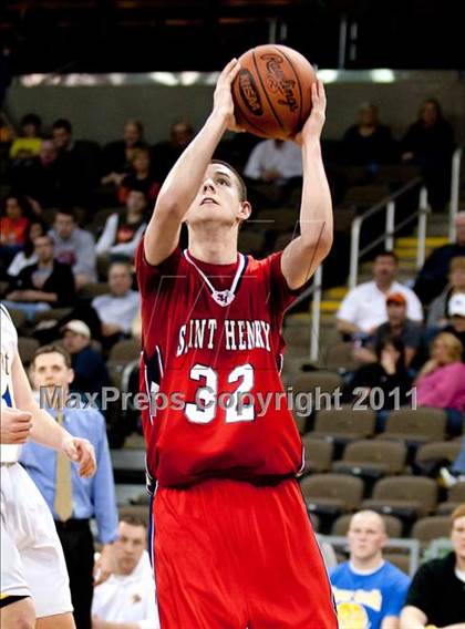 Thumbnail 3 in St. Henry vs. Newport Central Catholic (KHSAA Ninth Region Quarterfinals) photogallery.