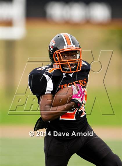 Thumbnail 2 in Needham @ Newton North photogallery.