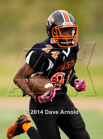 Thumbnail 2 in Needham @ Newton North photogallery.