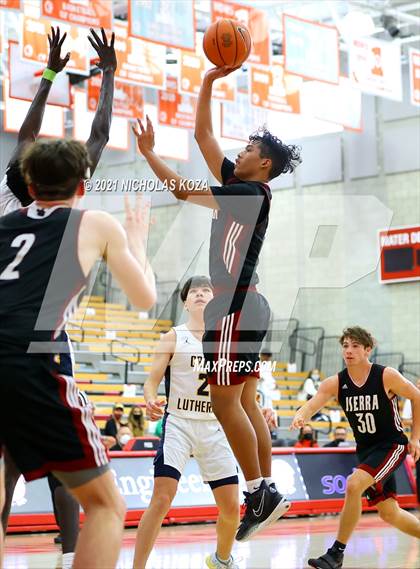 Thumbnail 2 in Crean Lutheran vs. JSerra Catholic (Mater Dei Extravaganza) photogallery.