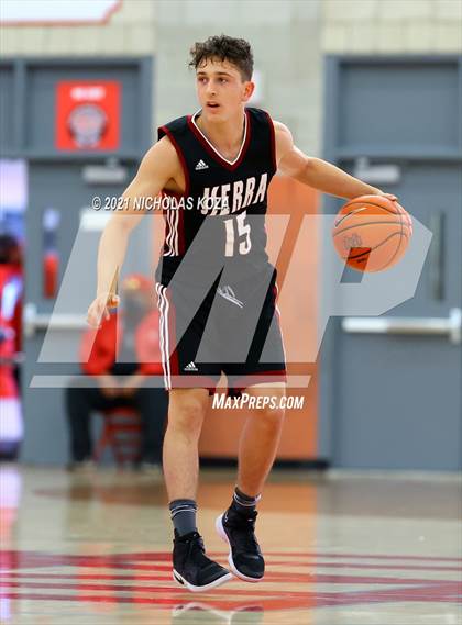 Thumbnail 3 in Crean Lutheran vs. JSerra Catholic (Mater Dei Extravaganza) photogallery.