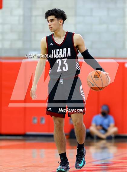 Thumbnail 3 in Crean Lutheran vs. JSerra Catholic (Mater Dei Extravaganza) photogallery.