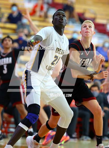 Thumbnail 1 in Crean Lutheran vs. JSerra Catholic (Mater Dei Extravaganza) photogallery.