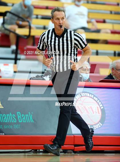 Thumbnail 3 in Crean Lutheran vs. JSerra Catholic (Mater Dei Extravaganza) photogallery.
