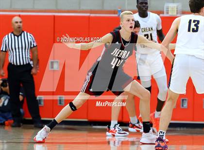 Thumbnail 3 in Crean Lutheran vs. JSerra Catholic (Mater Dei Extravaganza) photogallery.