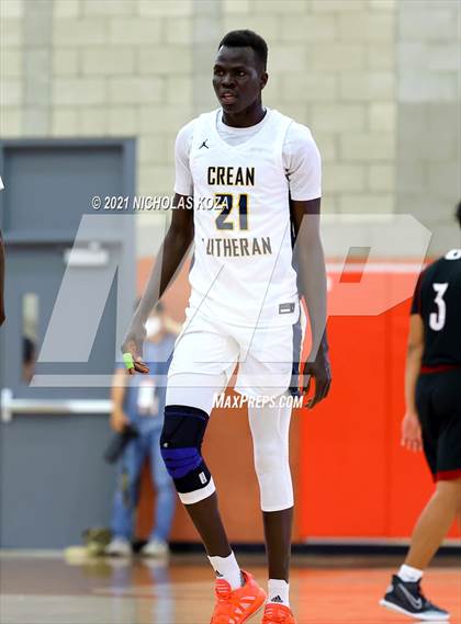 Thumbnail 2 in Crean Lutheran vs. JSerra Catholic (Mater Dei Extravaganza) photogallery.