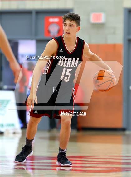 Thumbnail 1 in Crean Lutheran vs. JSerra Catholic (Mater Dei Extravaganza) photogallery.