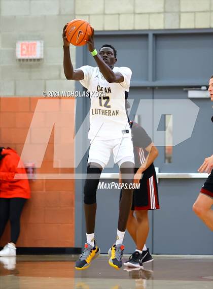 Thumbnail 2 in Crean Lutheran vs. JSerra Catholic (Mater Dei Extravaganza) photogallery.
