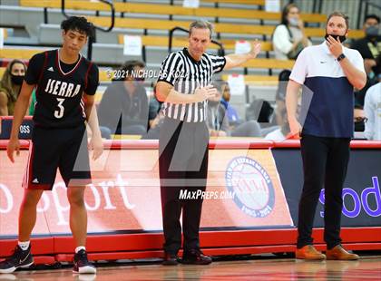 Thumbnail 3 in Crean Lutheran vs. JSerra Catholic (Mater Dei Extravaganza) photogallery.