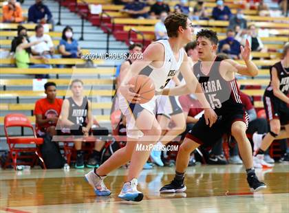Thumbnail 3 in Crean Lutheran vs. JSerra Catholic (Mater Dei Extravaganza) photogallery.
