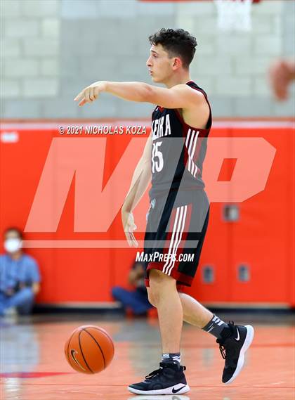 Thumbnail 3 in Crean Lutheran vs. JSerra Catholic (Mater Dei Extravaganza) photogallery.