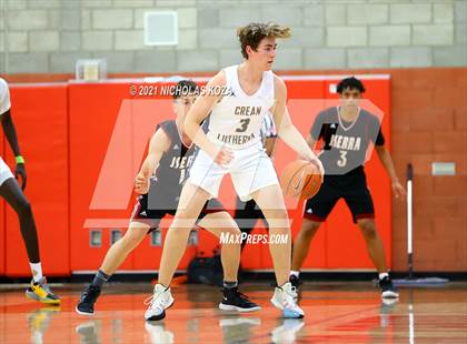 Thumbnail 3 in Crean Lutheran vs. JSerra Catholic (Mater Dei Extravaganza) photogallery.