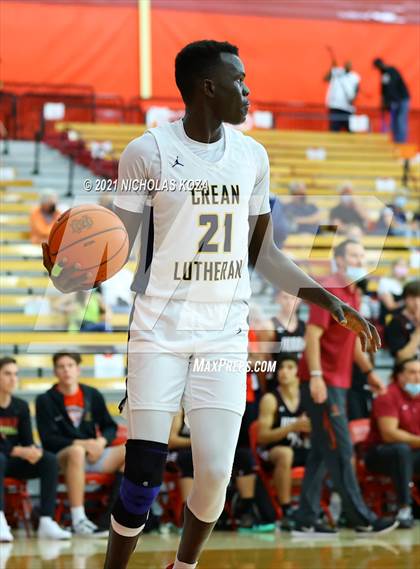 Thumbnail 3 in Crean Lutheran vs. JSerra Catholic (Mater Dei Extravaganza) photogallery.