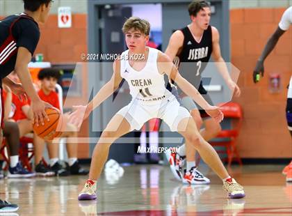 Thumbnail 3 in Crean Lutheran vs. JSerra Catholic (Mater Dei Extravaganza) photogallery.