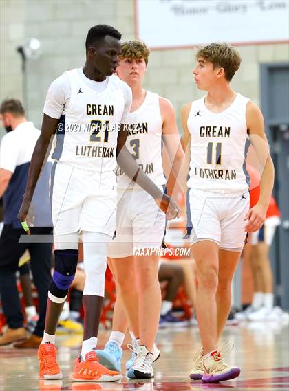 Thumbnail 1 in Crean Lutheran vs. JSerra Catholic (Mater Dei Extravaganza) photogallery.