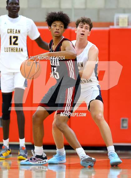 Thumbnail 3 in Crean Lutheran vs. JSerra Catholic (Mater Dei Extravaganza) photogallery.