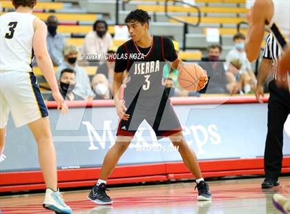 Thumbnail 2 in Crean Lutheran vs. JSerra Catholic (Mater Dei Extravaganza) photogallery.