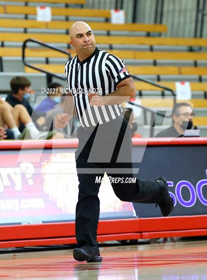 Thumbnail 3 in Crean Lutheran vs. JSerra Catholic (Mater Dei Extravaganza) photogallery.