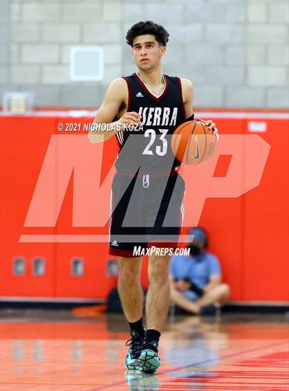 Thumbnail 2 in Crean Lutheran vs. JSerra Catholic (Mater Dei Extravaganza) photogallery.