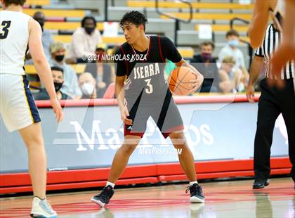 Thumbnail 3 in Crean Lutheran vs. JSerra Catholic (Mater Dei Extravaganza) photogallery.