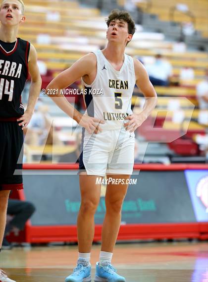 Thumbnail 3 in Crean Lutheran vs. JSerra Catholic (Mater Dei Extravaganza) photogallery.